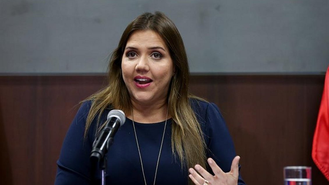 Presidente de Ecuador eximió de sus funciones a su vicepresidenta