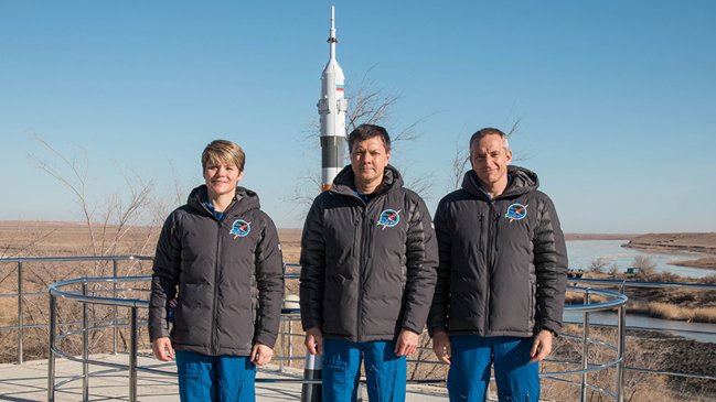 Tres astronautas despegarán este lunes en nuevo intento de enviar la Soyuz al espacio