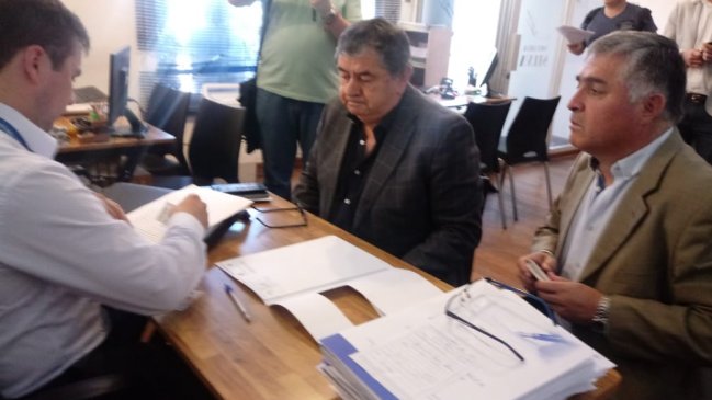 Tres concejales firmaron mandato notarial para remover al alcalde de Talca