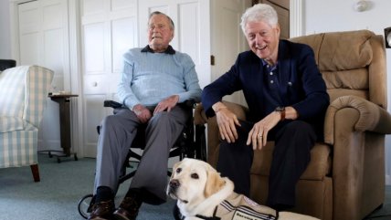   La fiel actitud del perro de George H.W. Bush que se viralizó 