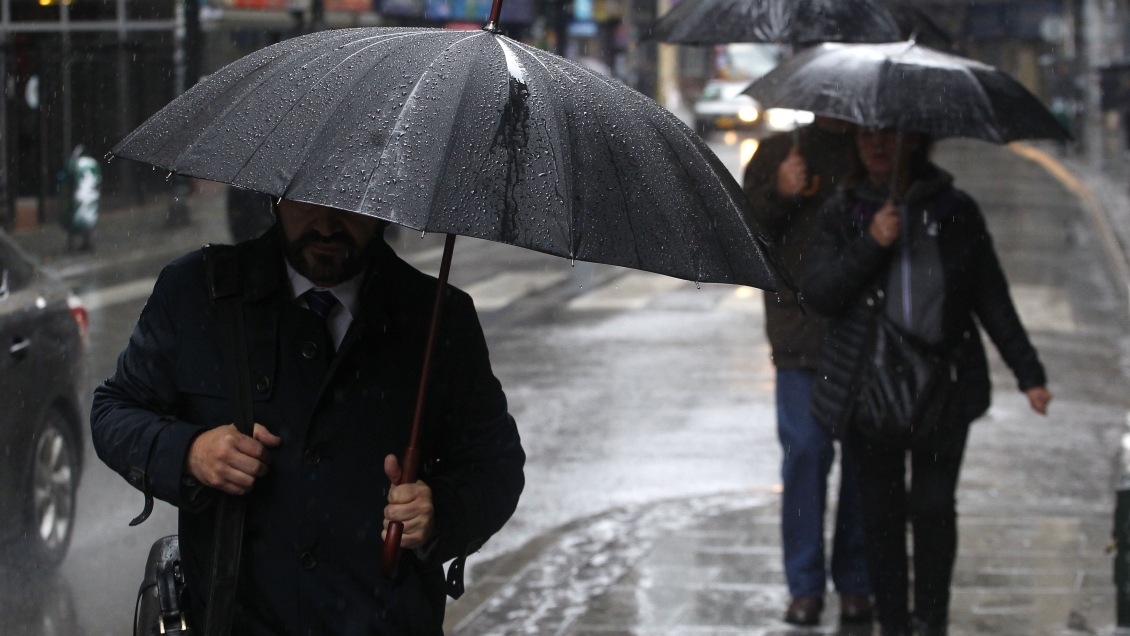 Intendencia extendió alerta temprana a toda la Región Metropolitana por precipitaciones