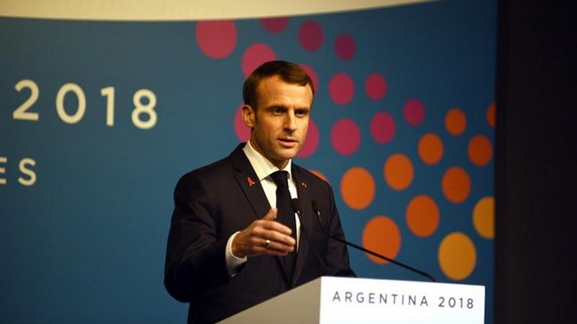 Partidos de izquierda anunciaron moción de censura contra gobierno francés