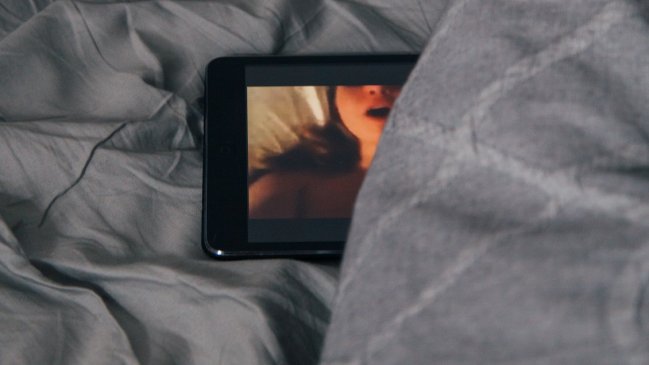 Estudio científico necesita a personas que miren videos eróticos