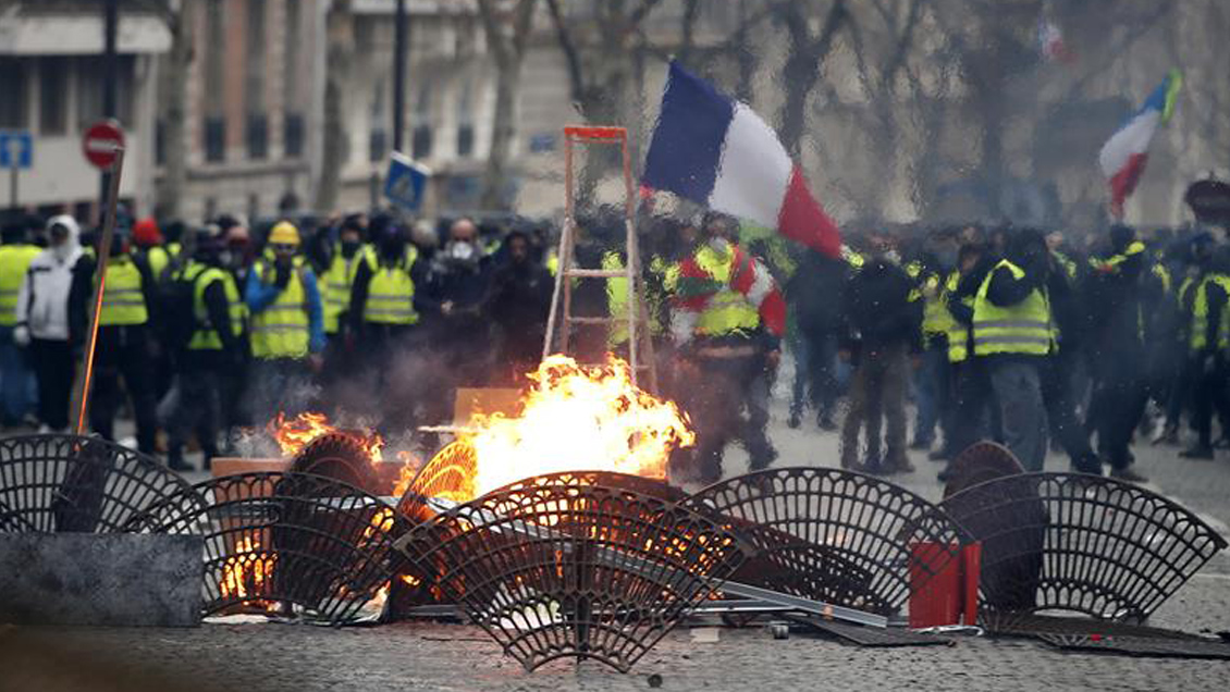 Protesta de los chalecos amarillos deja treintena de heridos y más de 600 detenidos