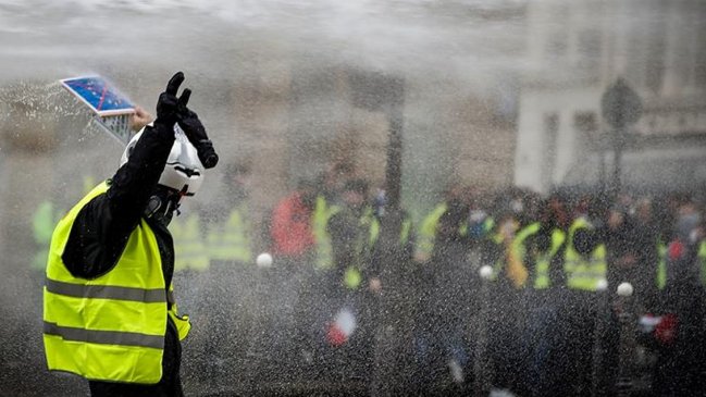 Francia: Nueva jornada de protestas deja más de 1.300 detenidos