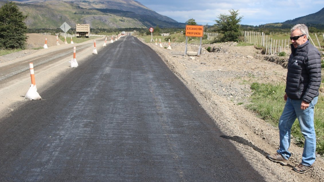 Puerto Natales: Un 40% de avance presentan obras de pavimentación hacia la Cueva del Milodón