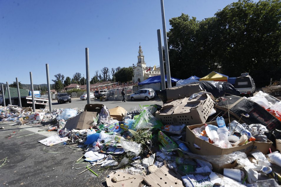 Unos siete camiones retirarán basura de Lo Vásquez: Cifra es inferior a 2017