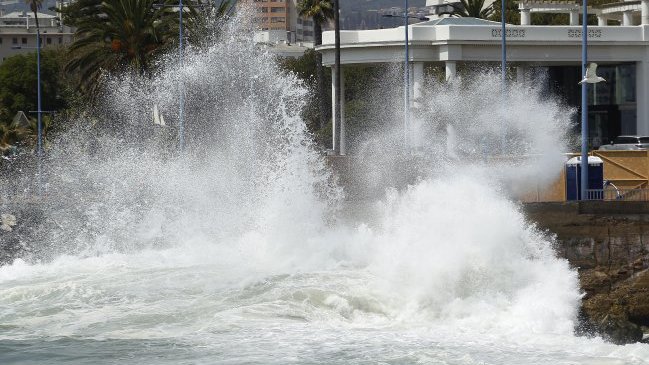 Armada emite alerta de marejadas anormales entre Arica y el Canal Chacao