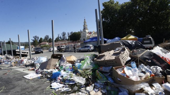 Unos siete camiones retirarán basura de Lo Vásquez: Cifra es inferior a 2017