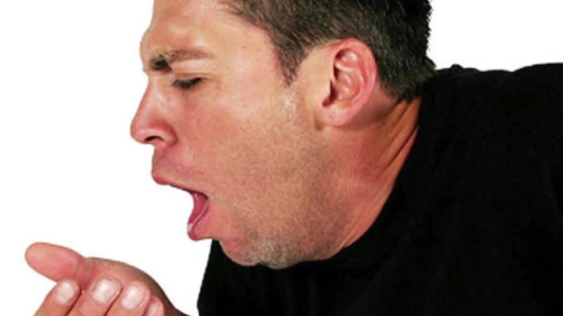 Hombre tosió un coágulo de sangre que sorprendió a los médicos