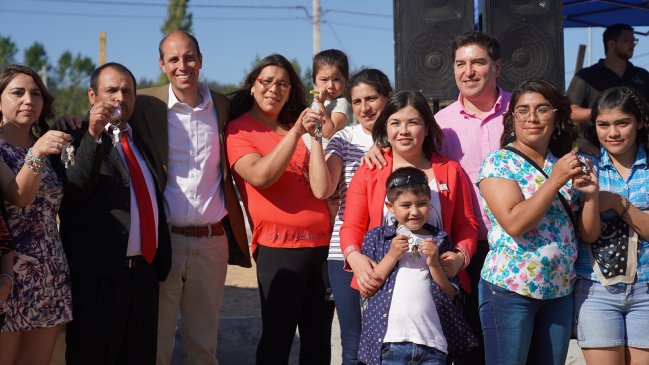 Ñuble: 50 familias de Ninhue recibieron casa propia tras 12 años de espera