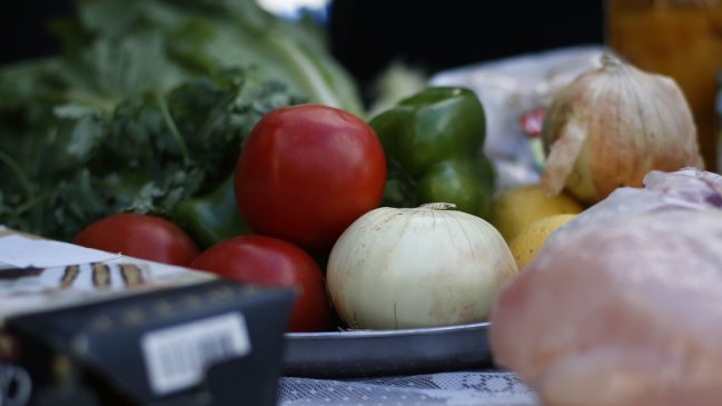 Entregan recomendaciones para comer menos y más sano