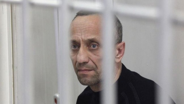 Condenan al mayor asesino en serie en la historia de Rusia