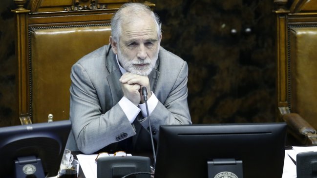 Presidente del Senado ante polémica: Nuestras rentas y asignaciones son altas