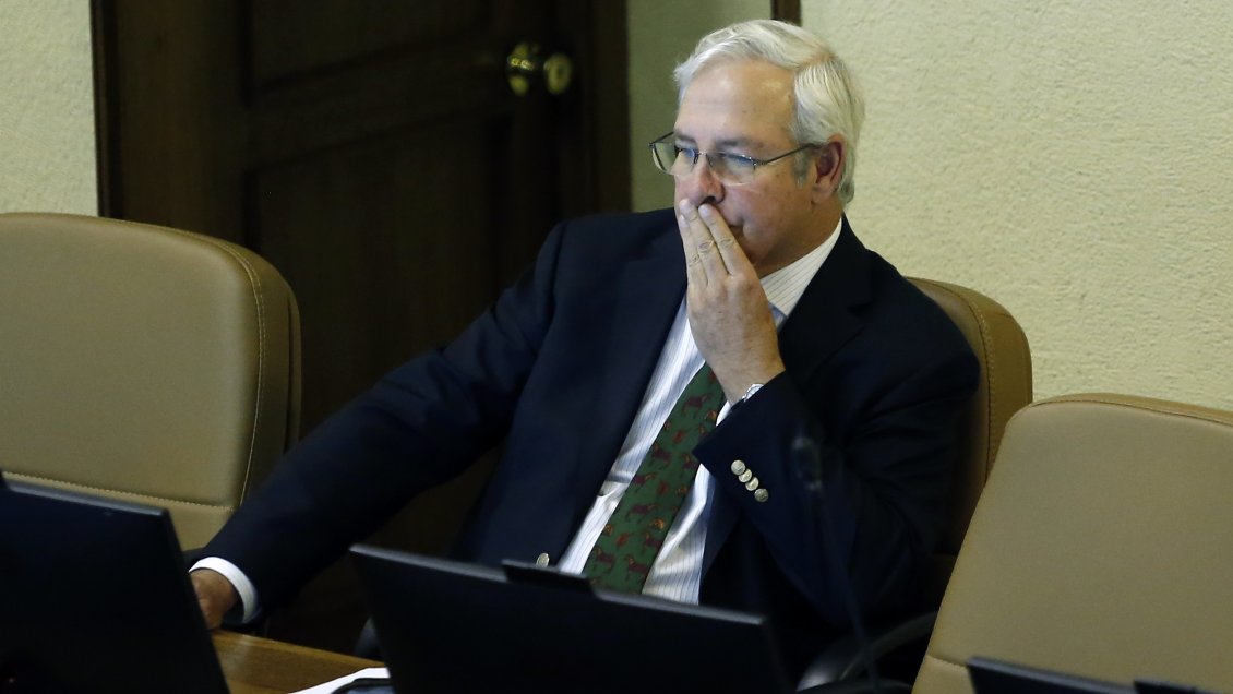 Tras burla a diputada mapuche, Urrutia enfrenta de nuevo a la Comisión de Ética