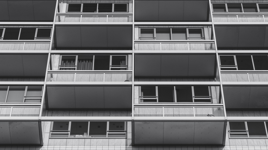 Dejó a su bebé desnuda en un frío balcón para vengarse de su ex pareja