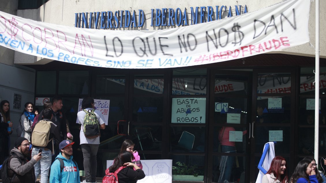 42 mil afectados por cierre de planteles de educación superior en 10 años