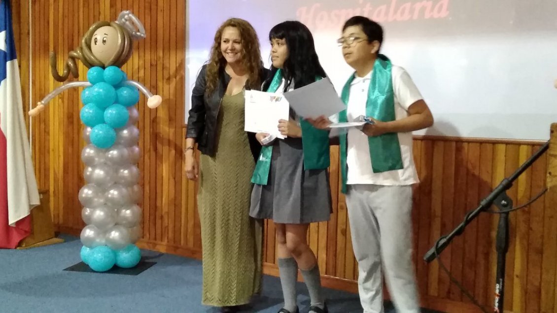 Entregan licencias de educación a jóvenes hospitalizados