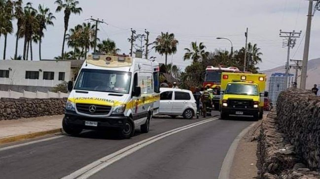 Colisión en Playa Huayquique dejó tres lesionados
