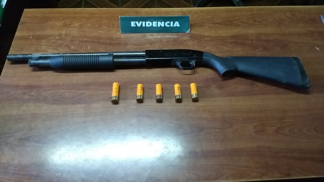 Conflicto vecinal terminó con dos detenidos y armamento decomisado en El Tabo