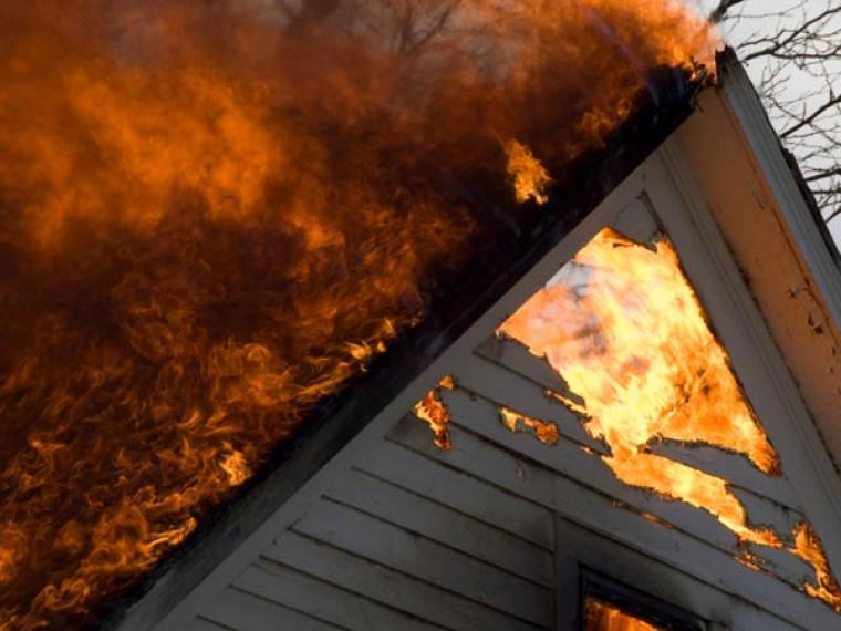 Violento incendio registrado en Osorno dejó un muerto