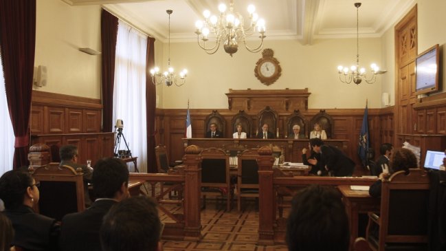 Corte Suprema defendió fallos que obligan al Fisco a costear tratamientos millonarios