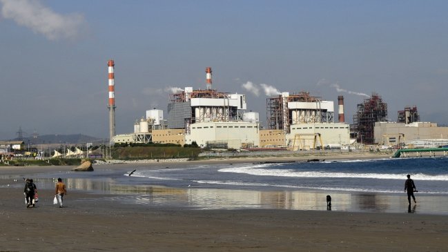 Fiscalía: Trasvasije de crudo iraní en barco de ENAP fue el causante de la crisis medioambiental en Quintero