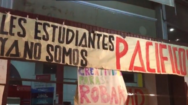Profesores y alumnos de la U. del Pacífico anunciaron demanda civil por crisis financiera