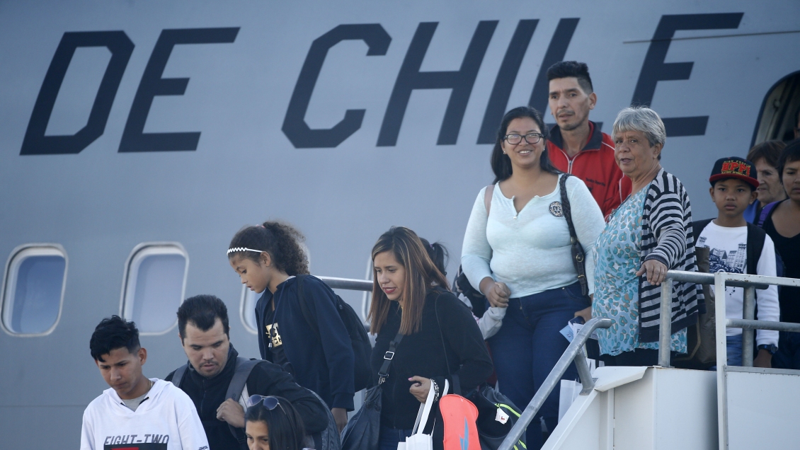 Casi 50 chilenos retornaron desde Venezuela