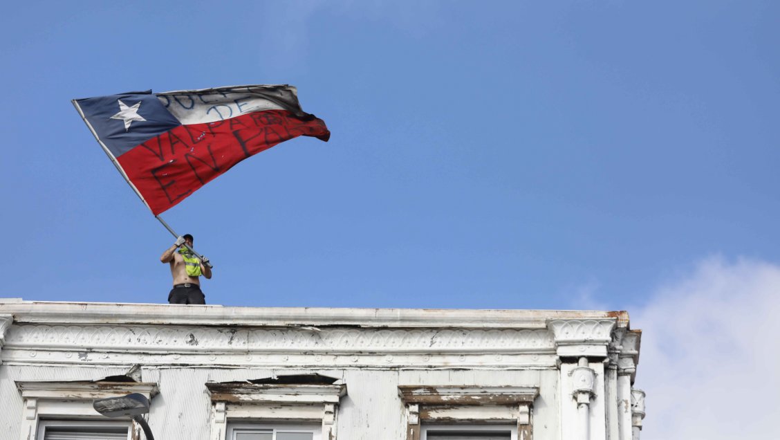 Portuarios viajan a Santiago para mesa de trabajo con el Gobierno