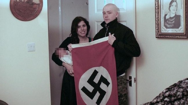 Pareja neonazi bautizó a su hijo Adolf y fue enviada a la cárcel