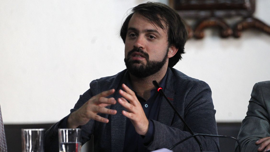 Sharp criticó a Von Appen: Si no quiere ayudar, mejor que guarde silencio