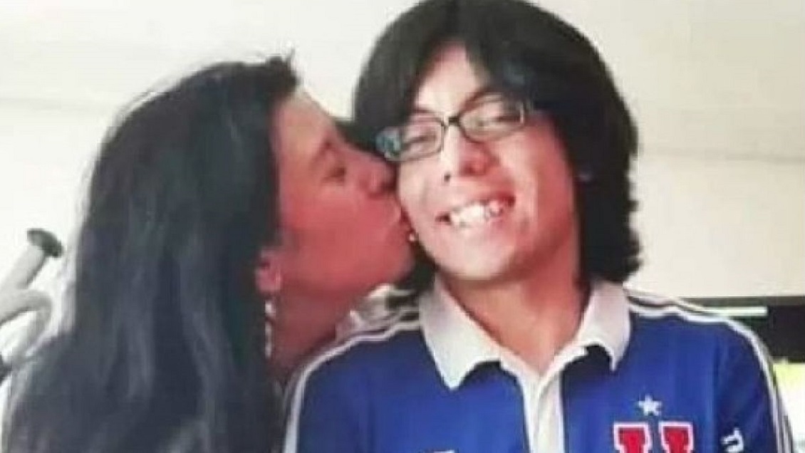El orgulloso relato de una madre cuyo hijo con autismo se graduó de ingeniero