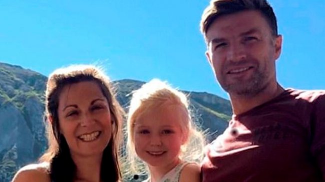 Marido abrazó a su mujer, le rompió una costilla, pero le salvó la vida