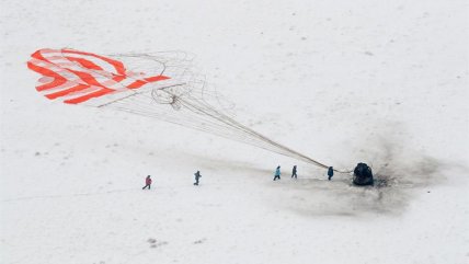   La nave tripulada Soyuz MS-09 regresó a la Tierra 