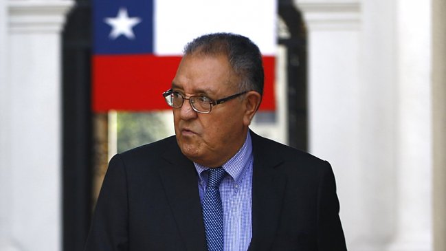 Huenchumilla: La sociedad chilena tiene un problema cultural de no aceptar su origen