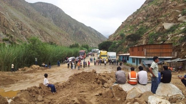 Dos muertos y una mujer desaparecida dejan fuertes lluvias en Perú