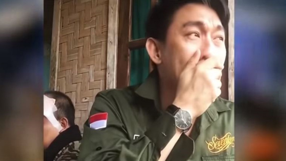 Vocalista de banda arrasada por tsunami en Indonesia rinde tributo a sus compañeros y a su esposa