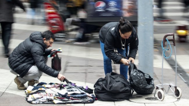 Comerciantes ambulantes y Carabineros se enfrentaron en las calles de Concepción