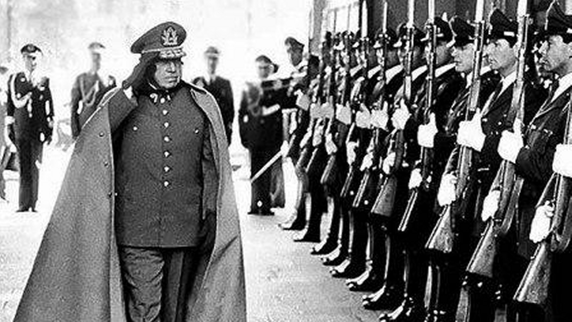 Analista: Pinochet fue el último que controló a Carabineros y a las FFAA