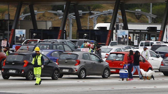 Dos millones de pasajeros y 500 mil vehículos dejarán Santiago para Navidad y Año Nuevo