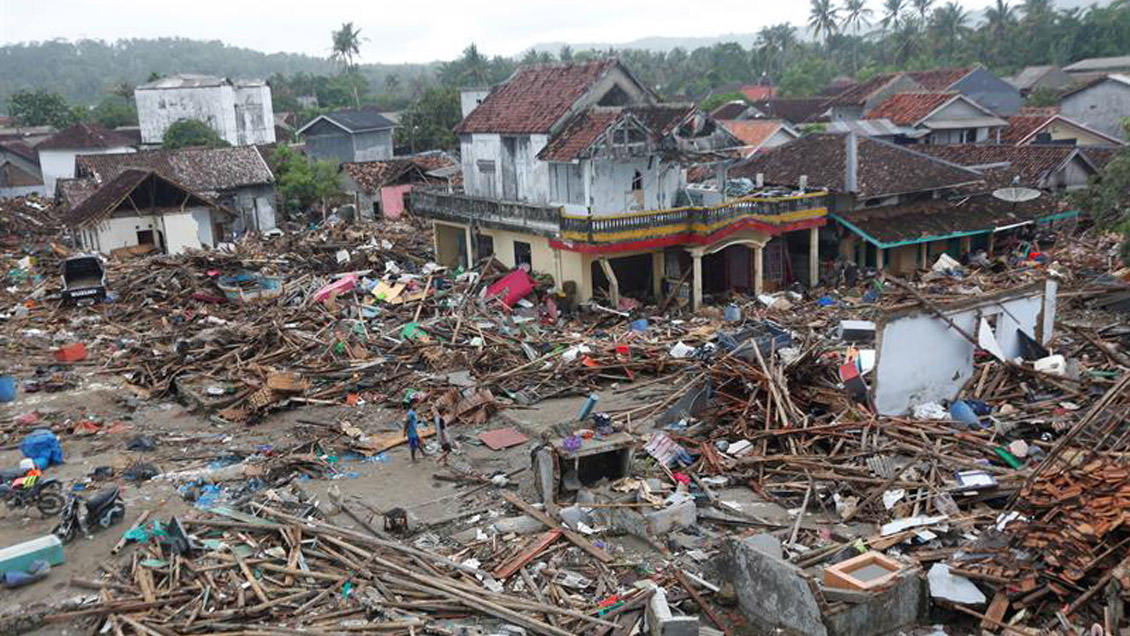 Elevan a 429 la cifra de muertos por tsunami en Indonesia