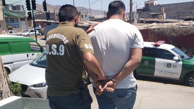Antofagasta: Detienen a dos sujetos tras atacar a una persona con arma de fuego