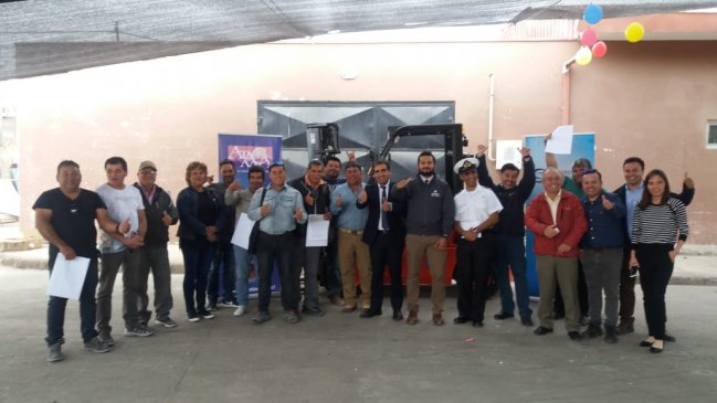 Pescadores de Caldera reciben grúa que les permitirá mejorar sus condiciones laborales