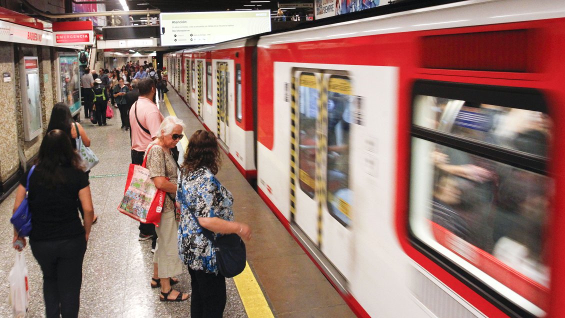Metro reportó corte de corriente en la Línea 1