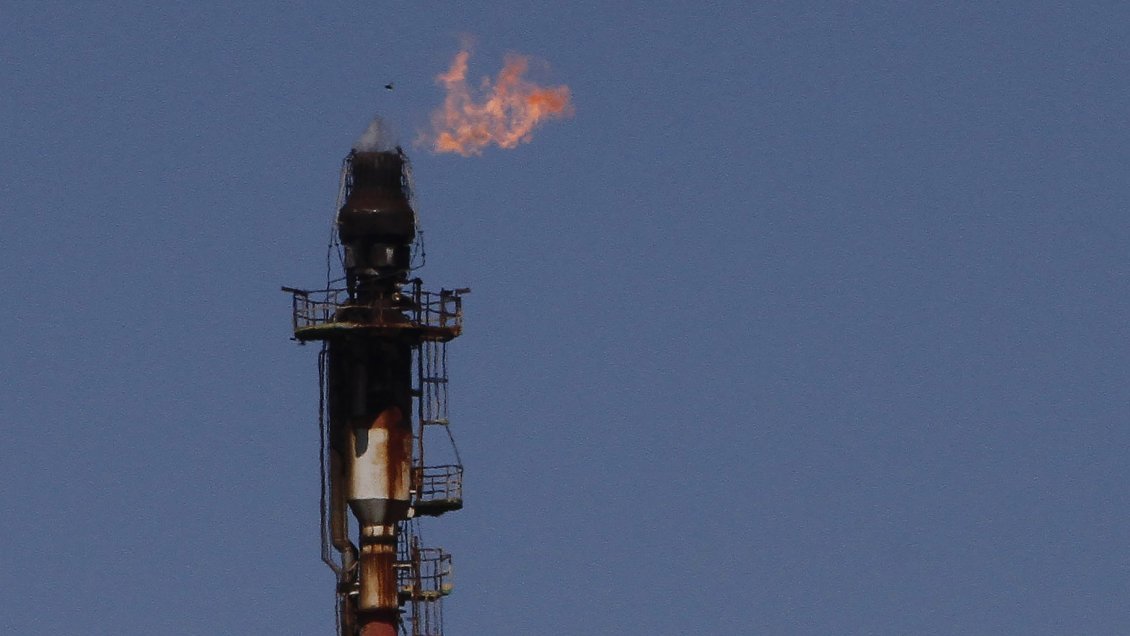 Trabajadores de ENAP preparan 