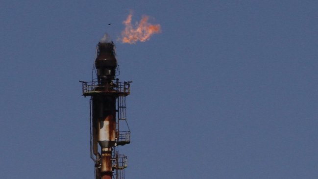 Trabajadores de ENAP preparan 