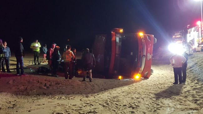 Región de Antofagasta: Volcamiento de bus dejó 41 lesionados