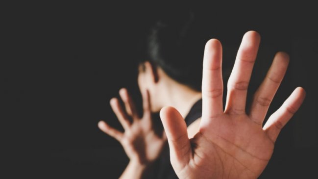 Detienen a mujer que le cortó el pene a vecino que la acosaba