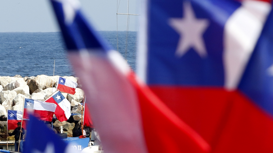 Diario español publicó tesis sobre la perfección áurea de la bandera chilena